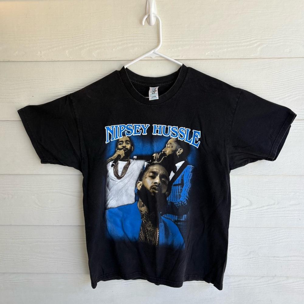 Nipsey Hussle Black/Blue Graphic‎ T-shirtSize: Large